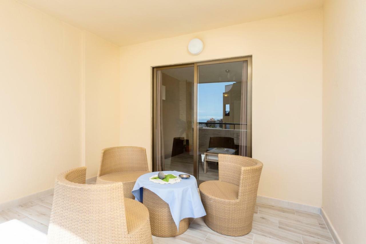 Tropic Apartments En Castle Harbour ลอส กริสเตียนอส ภายนอก รูปภาพ
